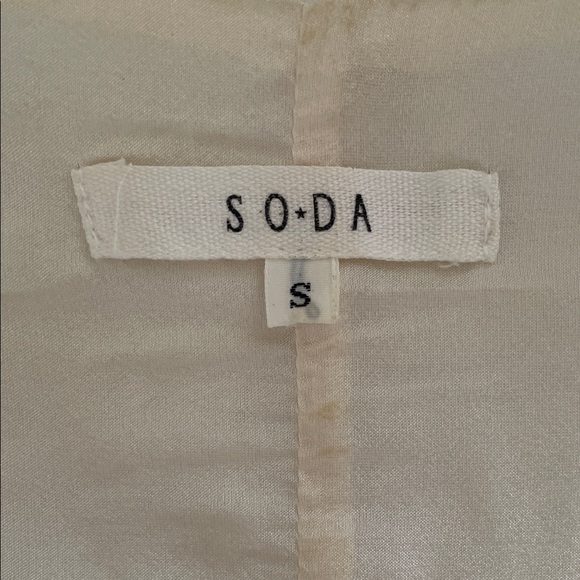 vory Lace Trim Blouse - Picture 5 of 5